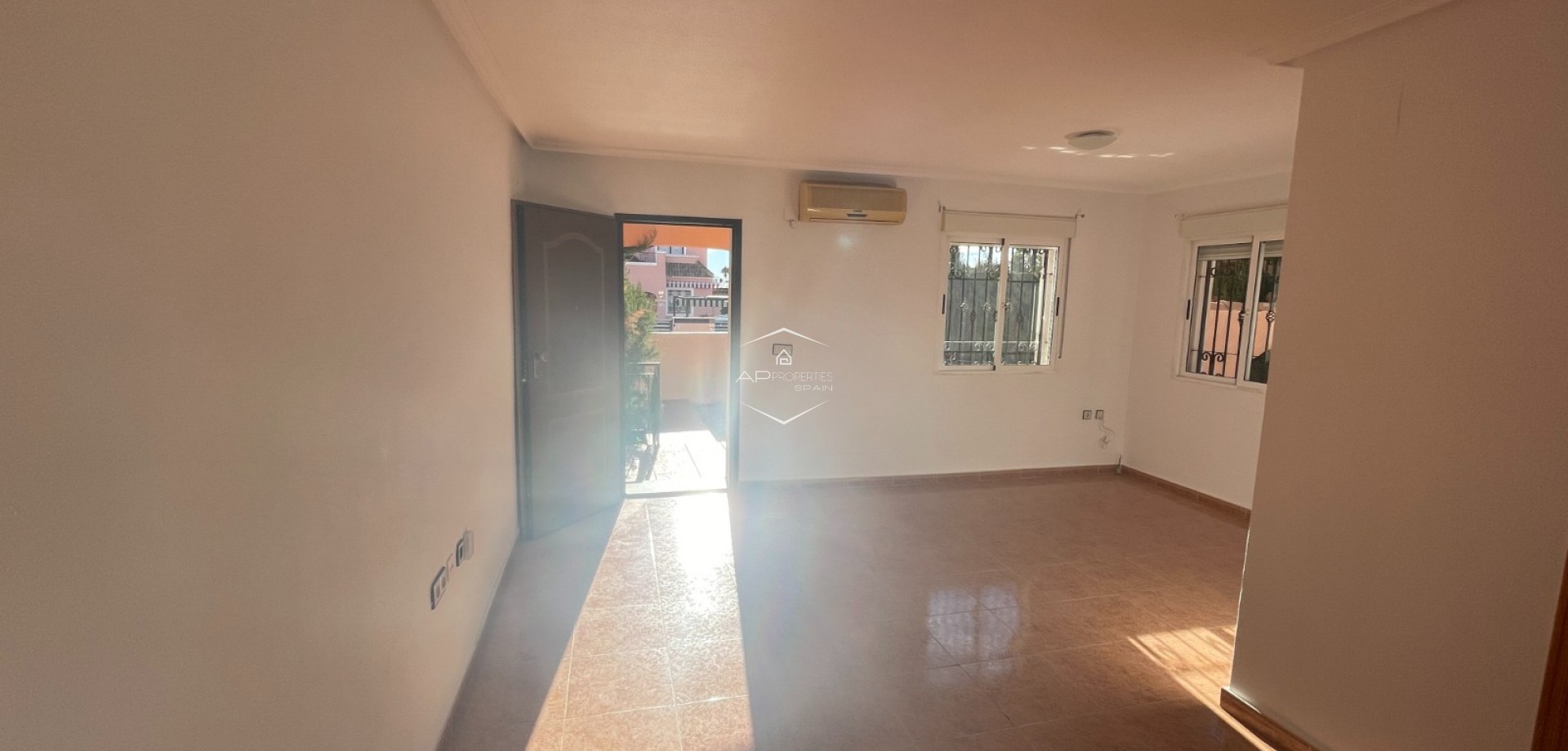 Resale - Townhouse -
Los Montesinos - La Herrada