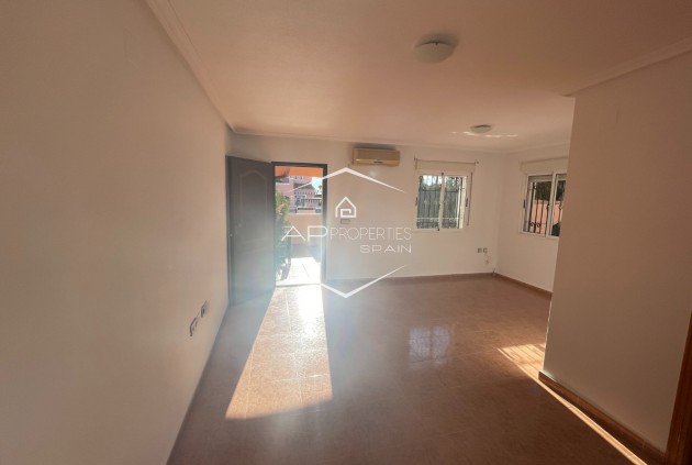 Resale - Townhouse -
Los Montesinos - La Herrada