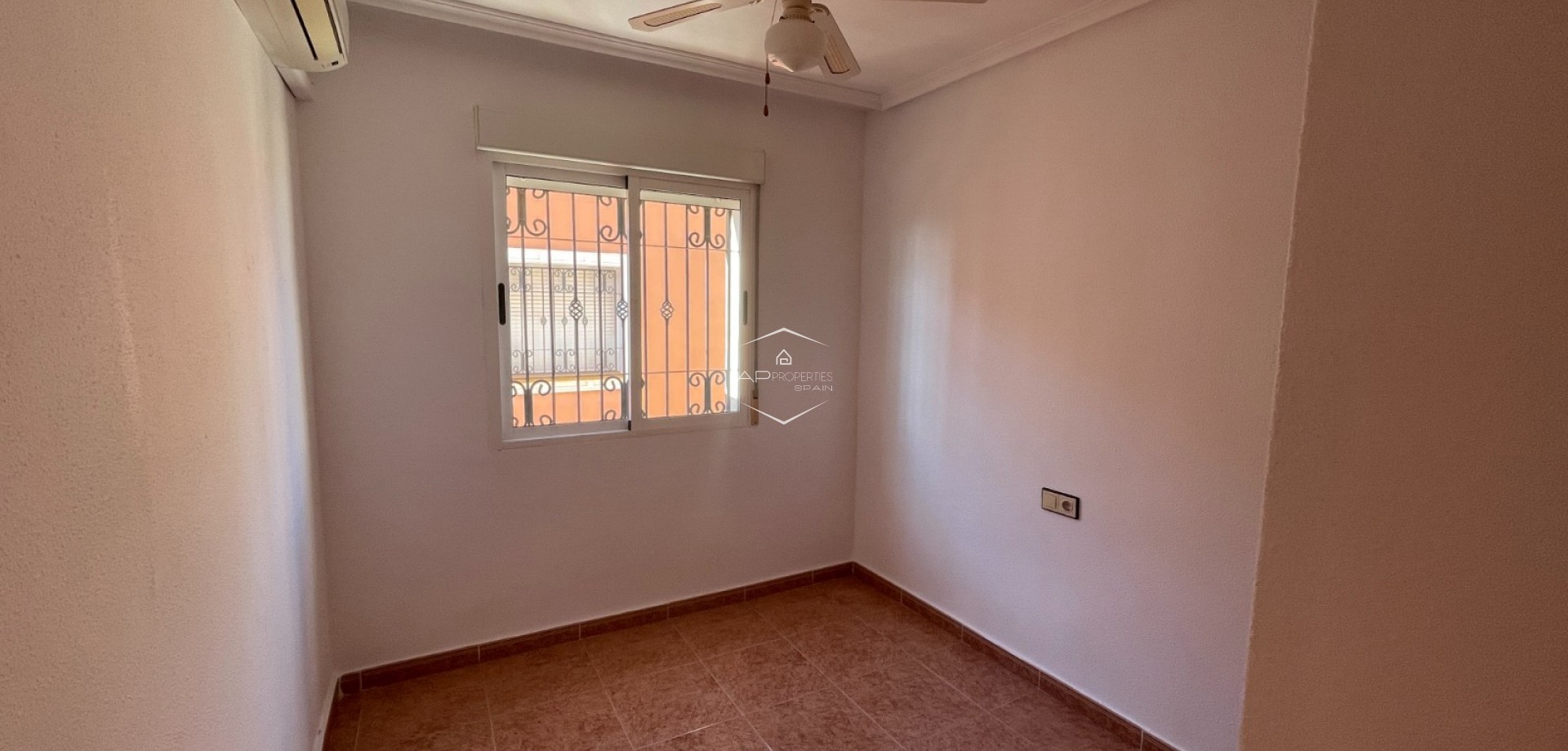 Resale - Townhouse -
Los Montesinos - La Herrada