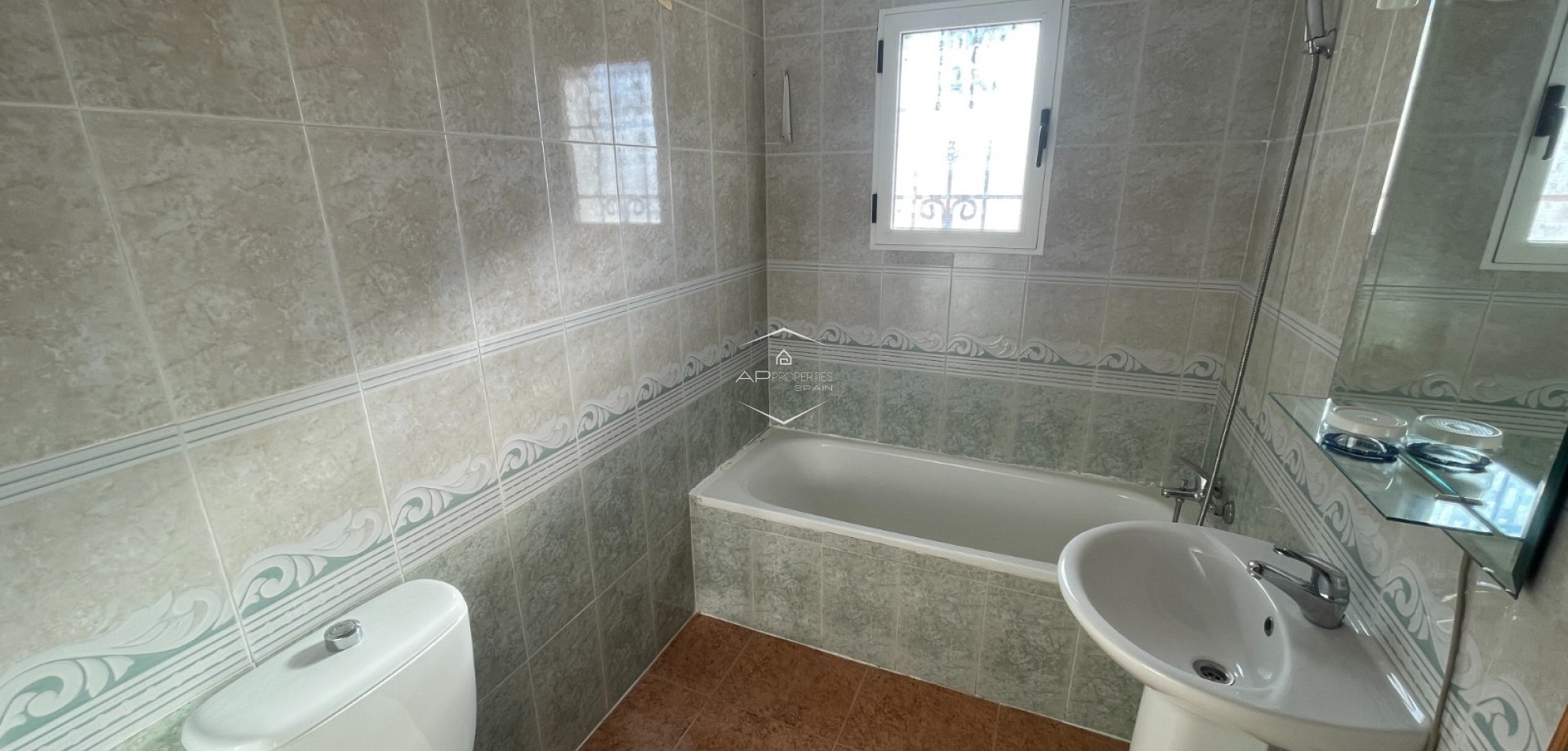 Resale - Townhouse -
Los Montesinos - La Herrada