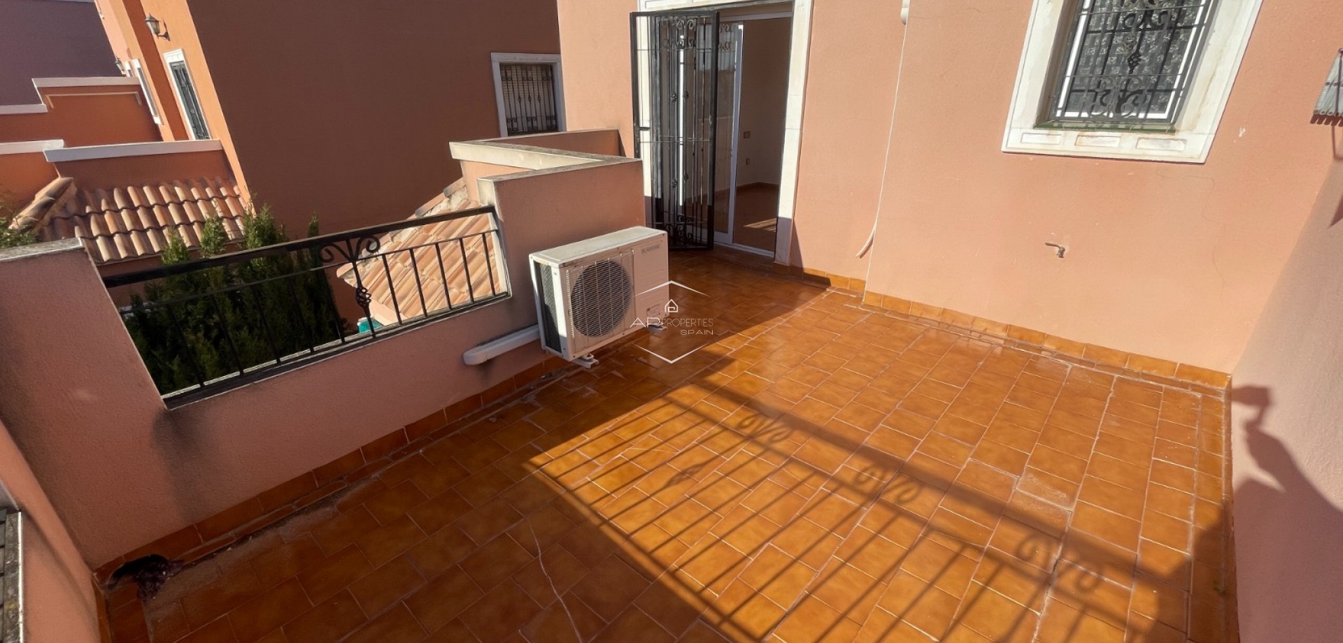 Resale - Townhouse -
Los Montesinos - La Herrada