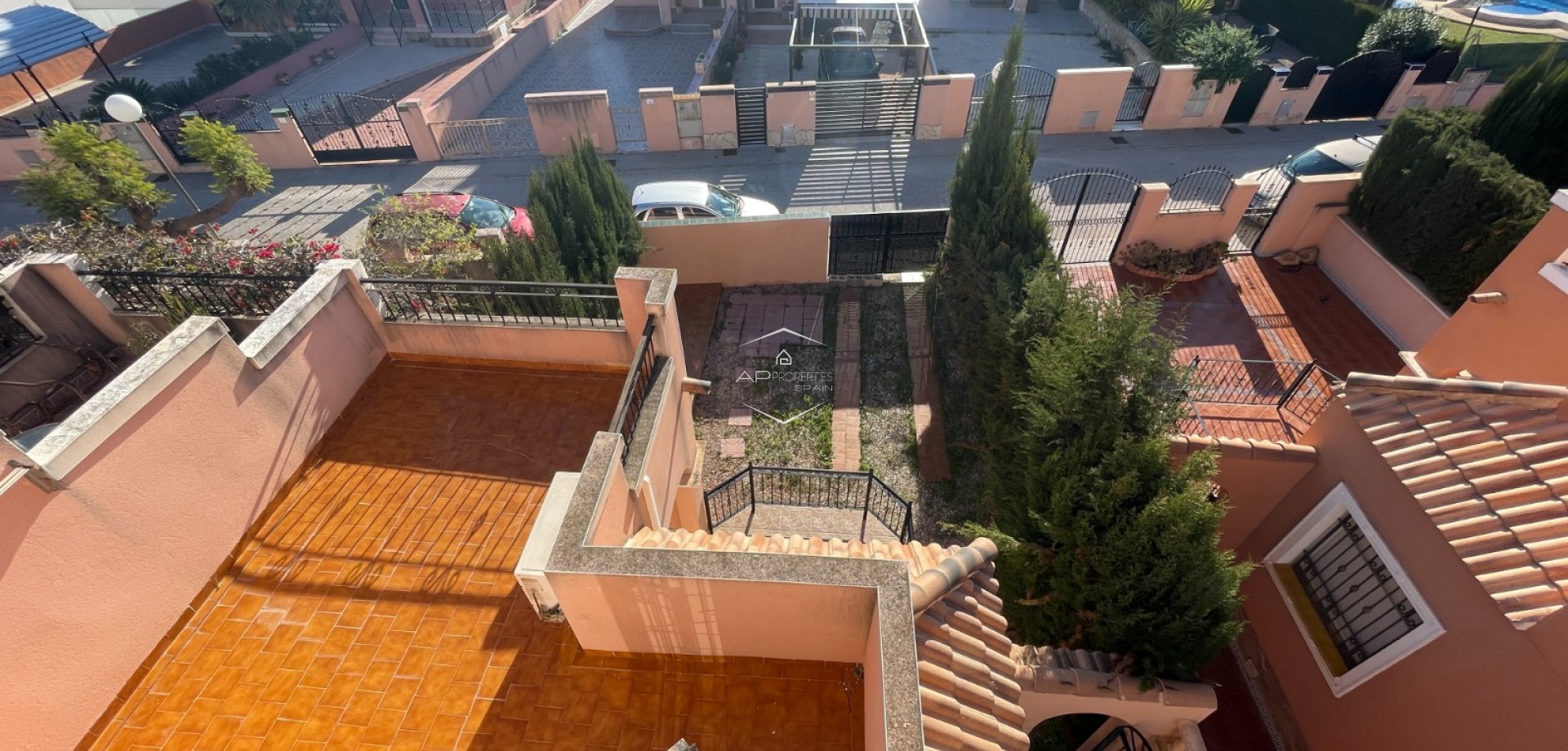 Resale - Townhouse -
Los Montesinos - La Herrada