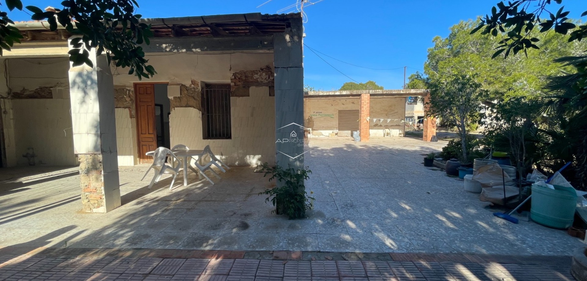 Herverkoop - Finca -
Elche