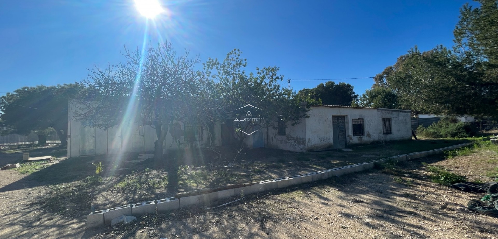Herverkoop - Finca -
Elche
