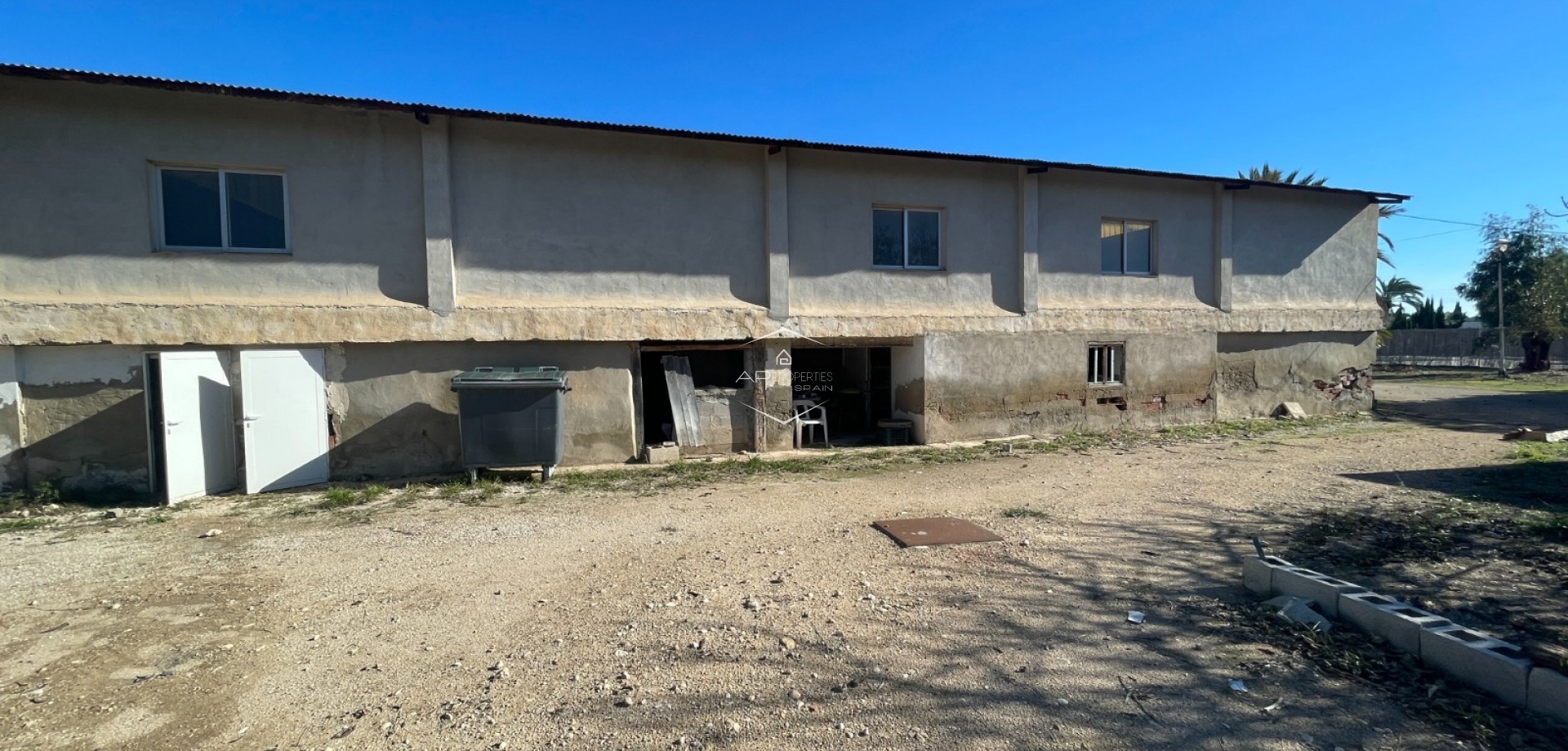 Herverkoop - Finca -
Elche