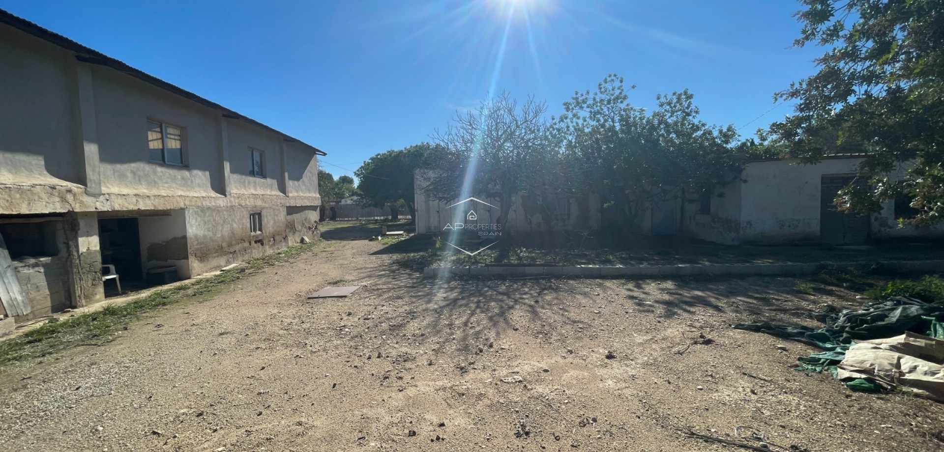 Herverkoop - Finca -
Elche
