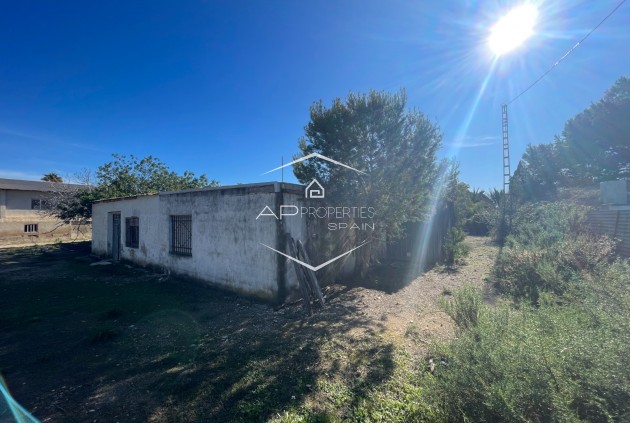 Herverkoop - Finca -
Elche