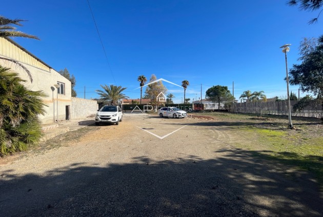 Herverkoop - Finca -
Elche