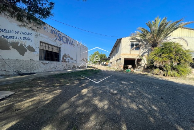 Herverkoop - Finca -
Elche