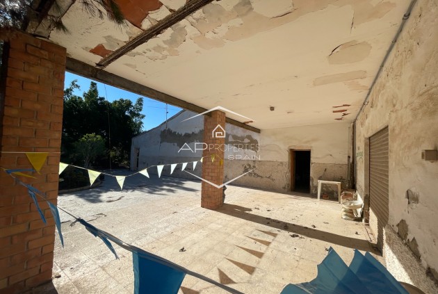 Herverkoop - Finca -
Elche