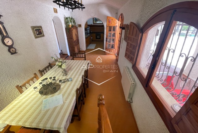 Odsprzedaż - Finca -
Elda