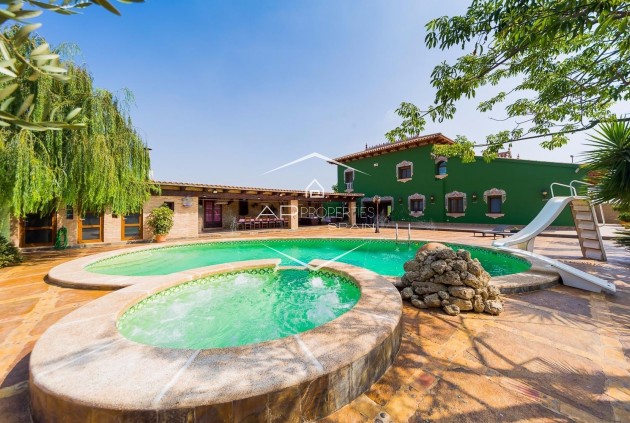 Reventa - Finca / Propiedad rural -
Almoradí - Almoradi