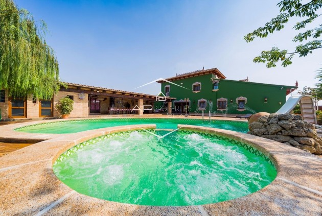 Reventa - Finca / Propiedad rural -
Almoradí - Almoradi