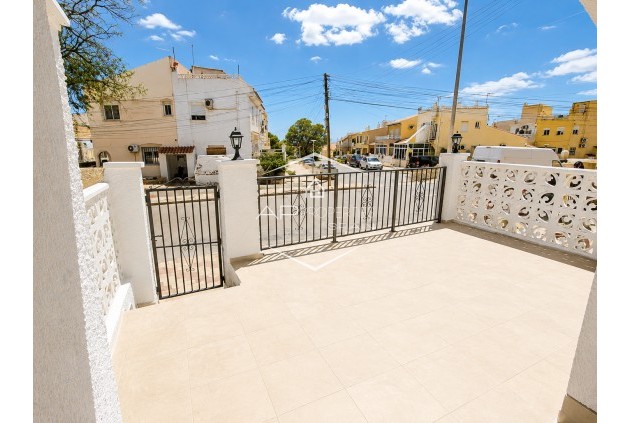 Resale - Adosado -
San Fulgencio - La Marina