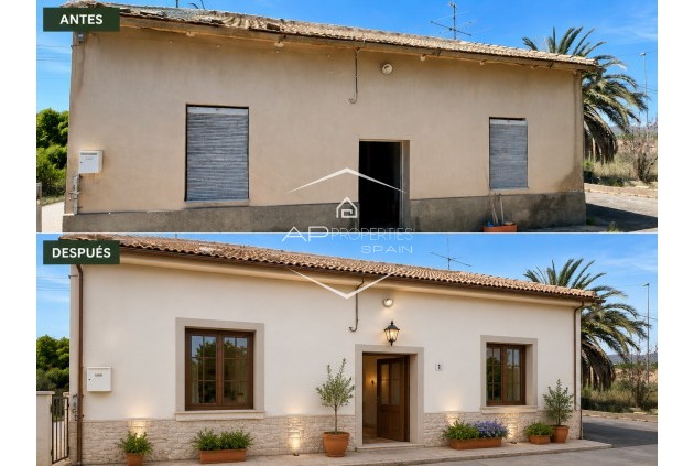 Resale - Villa - Detached -
La Romana - Villas de la Romana
