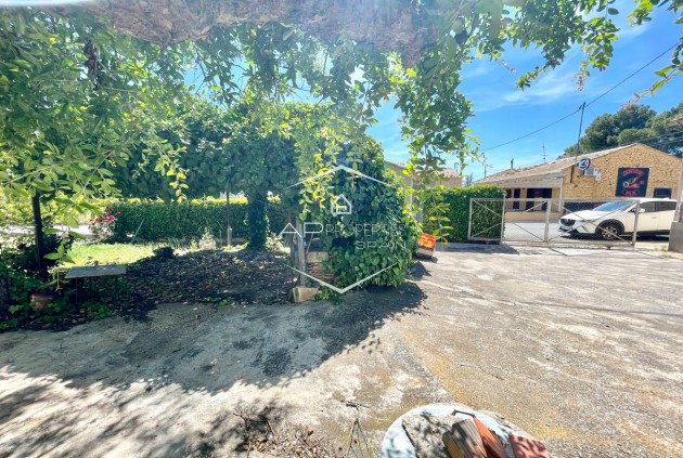 Resale - Villa - Detached -
La Romana - Villas de la Romana