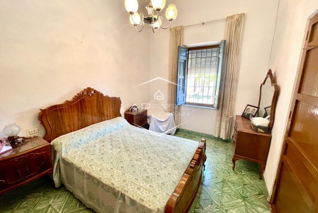 Resale - Villa - Detached -
La Romana - Villas de la Romana