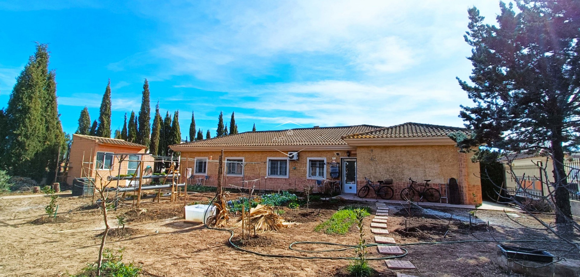 Revente - Villa / Indépendante -
Hondón de los Fráiles