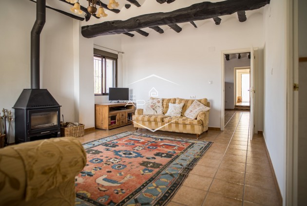 Herverkoop - Geschakelde woning -
Pinoso - El Paredon