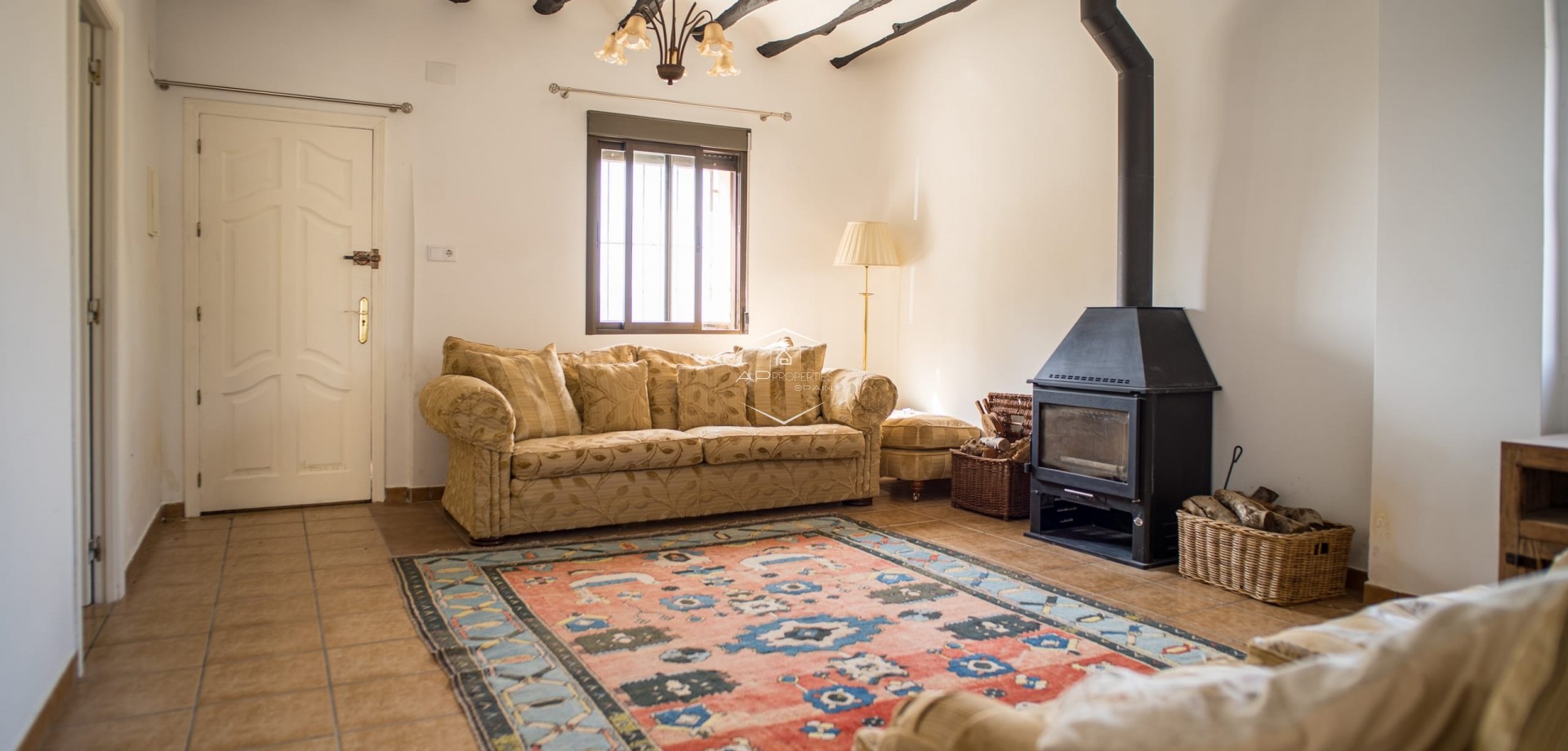 Herverkoop - Geschakelde woning -
Pinoso - El Paredon