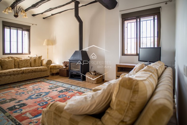 Herverkoop - Geschakelde woning -
Pinoso - El Paredon