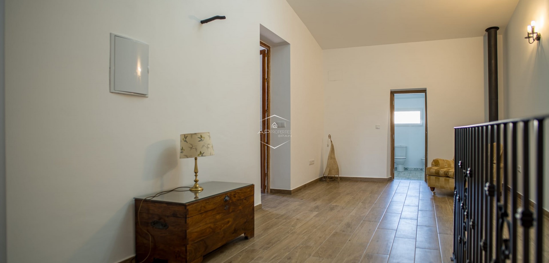 Herverkoop - Geschakelde woning -
Pinoso - El Paredon