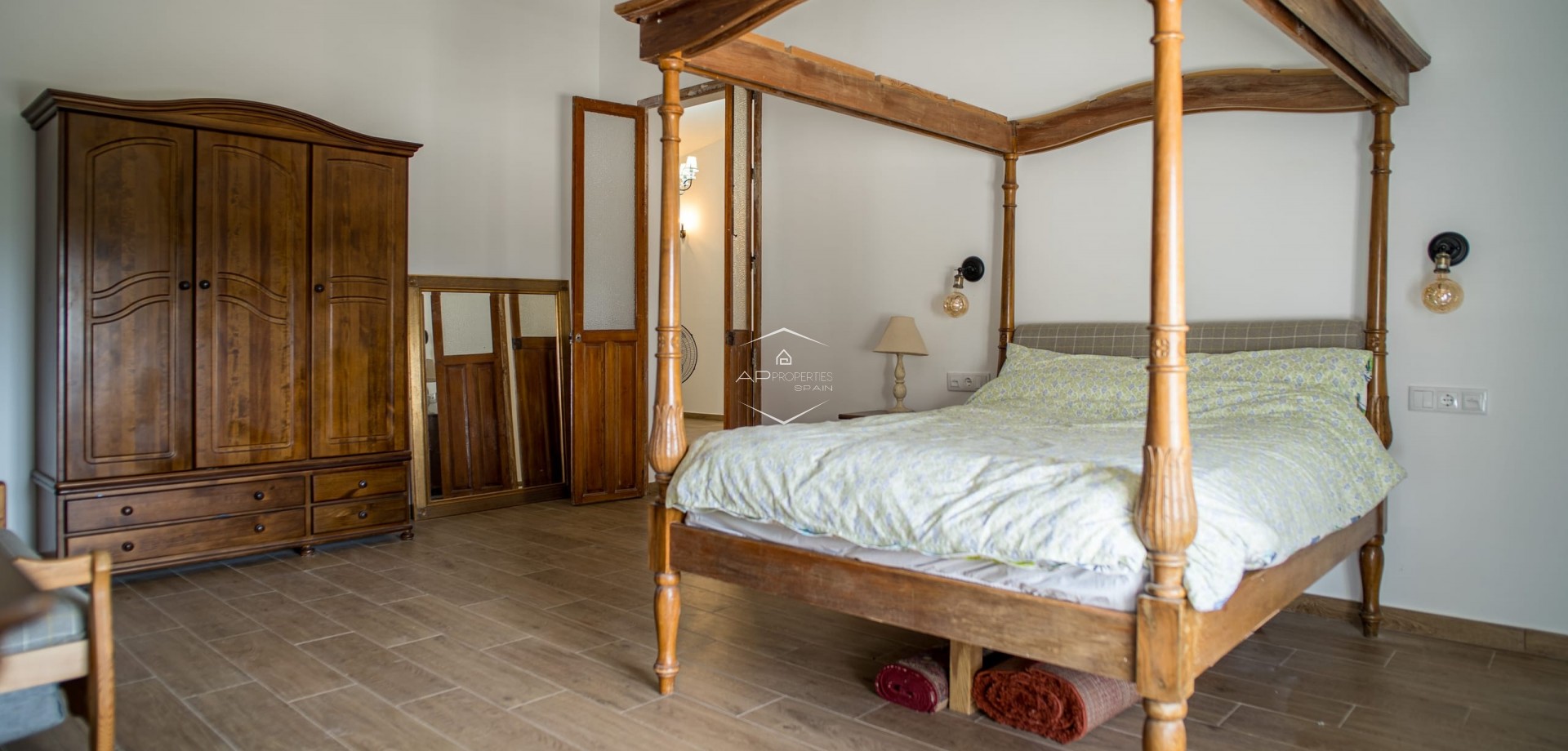 Herverkoop - Geschakelde woning -
Pinoso - El Paredon
