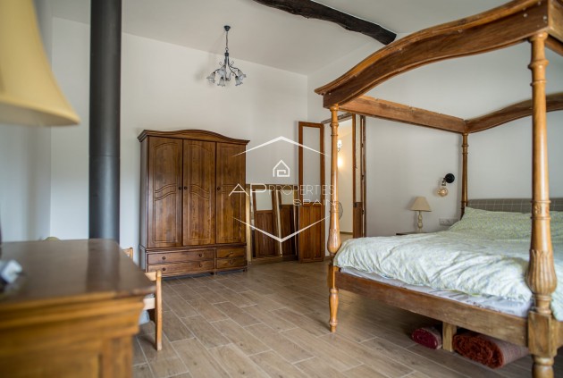 Herverkoop - Geschakelde woning -
Pinoso - El Paredon