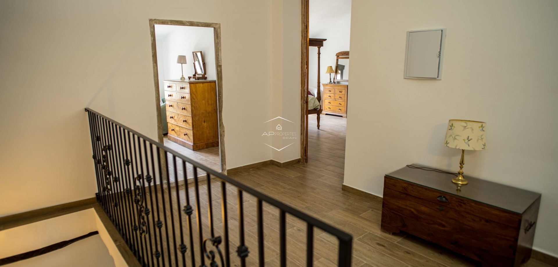 Herverkoop - Geschakelde woning -
Pinoso - El Paredon
