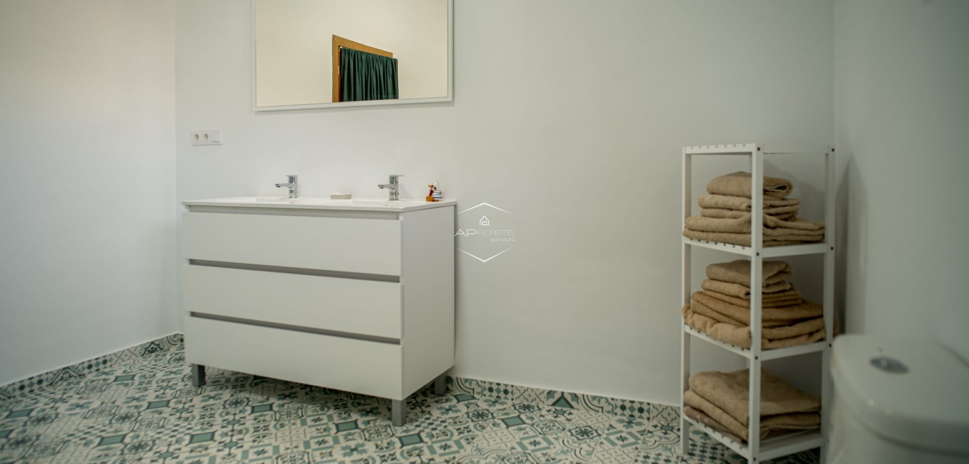 Herverkoop - Geschakelde woning -
Pinoso - El Paredon