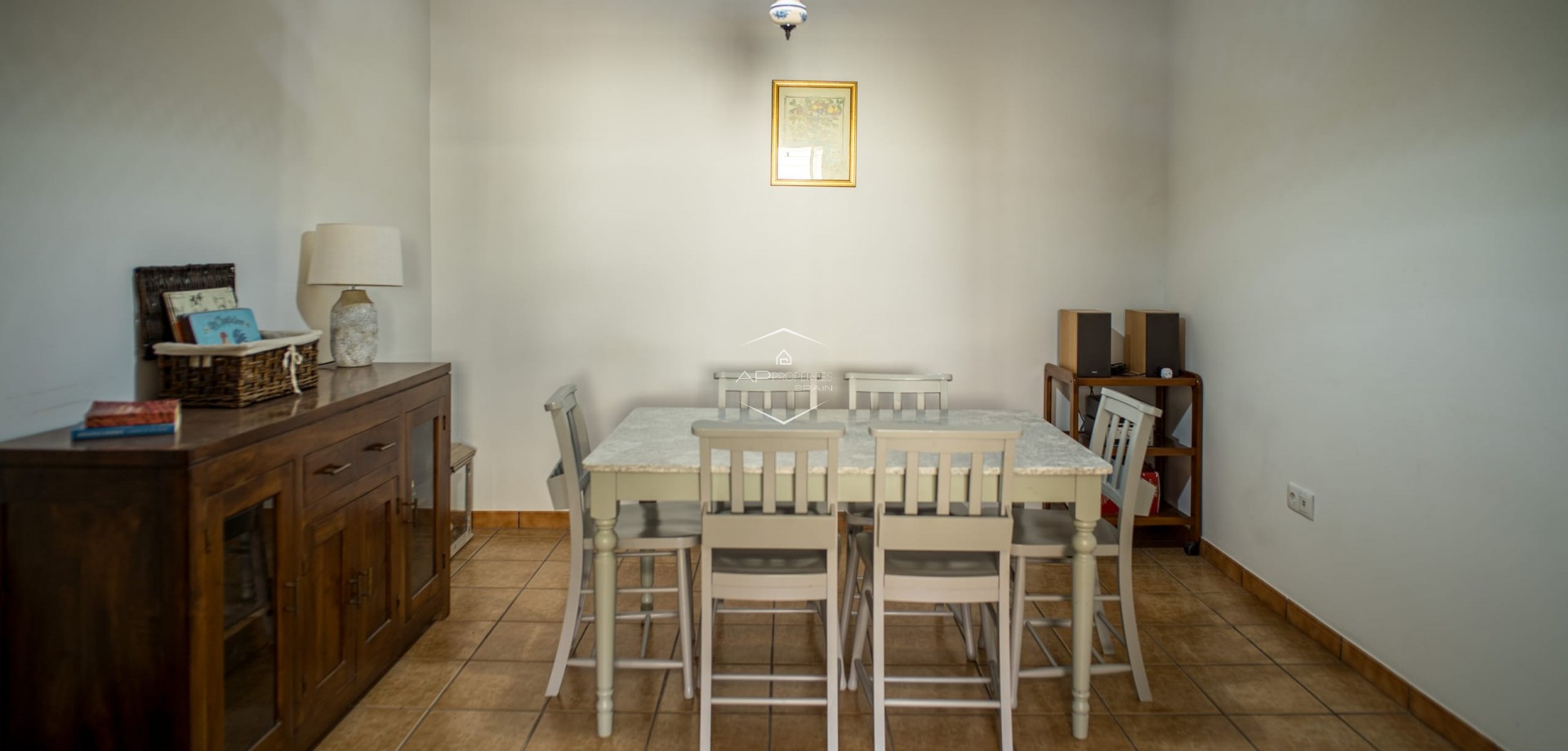 Herverkoop - Geschakelde woning -
Pinoso - El Paredon