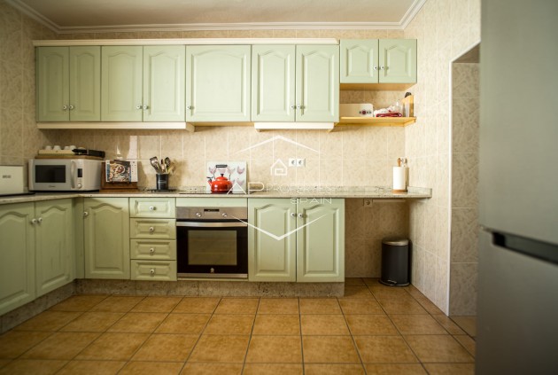 Herverkoop - Geschakelde woning -
Pinoso - El Paredon