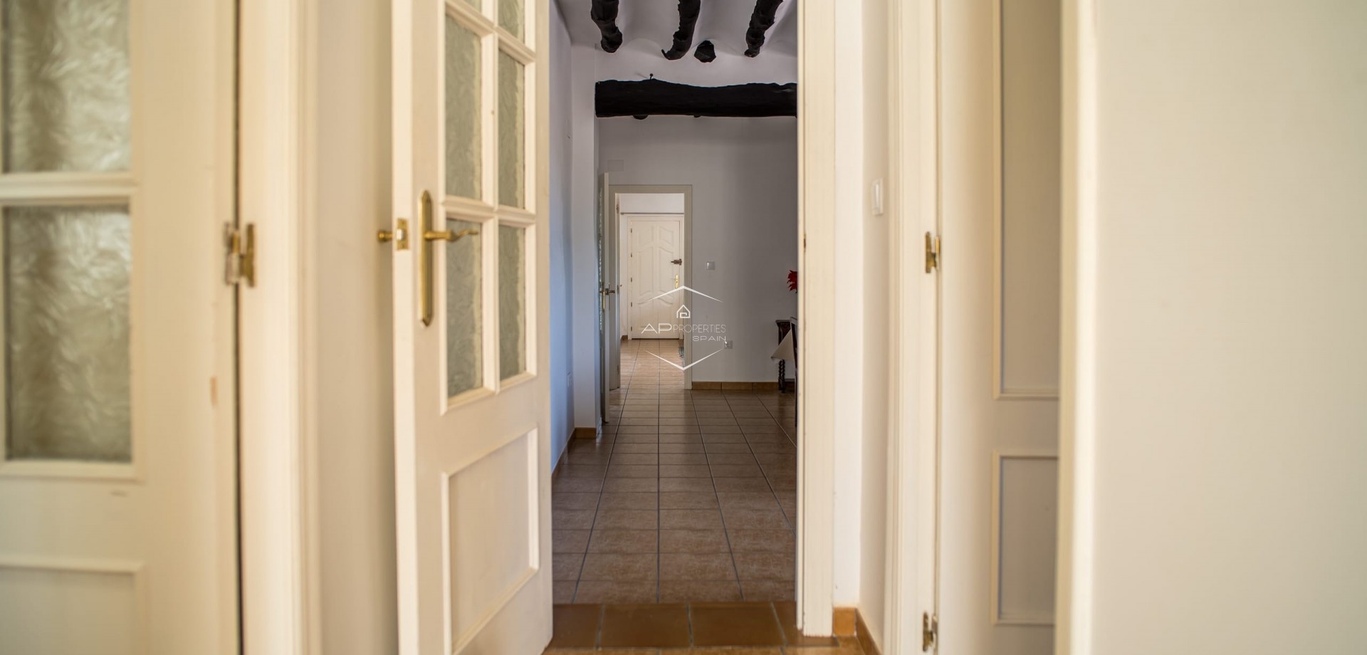 Herverkoop - Geschakelde woning -
Pinoso - El Paredon