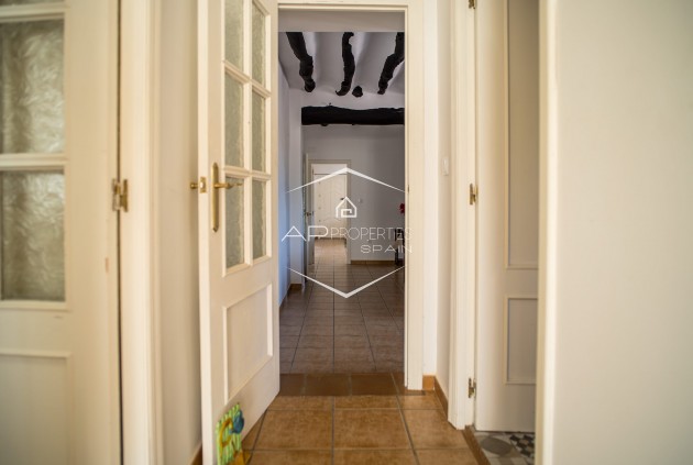 Herverkoop - Geschakelde woning -
Pinoso - El Paredon