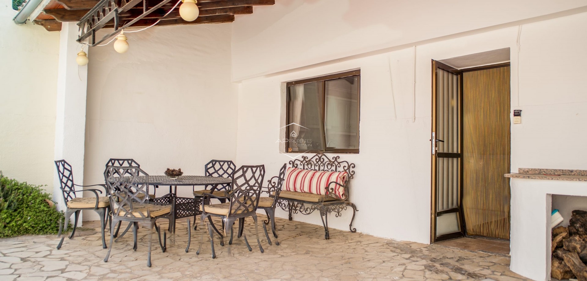 Herverkoop - Geschakelde woning -
Pinoso - El Paredon
