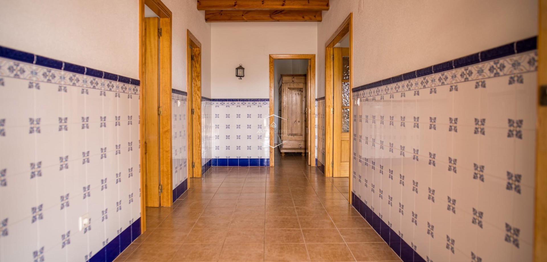 Herverkoop - Geschakelde woning -
Pinoso - El Paredon