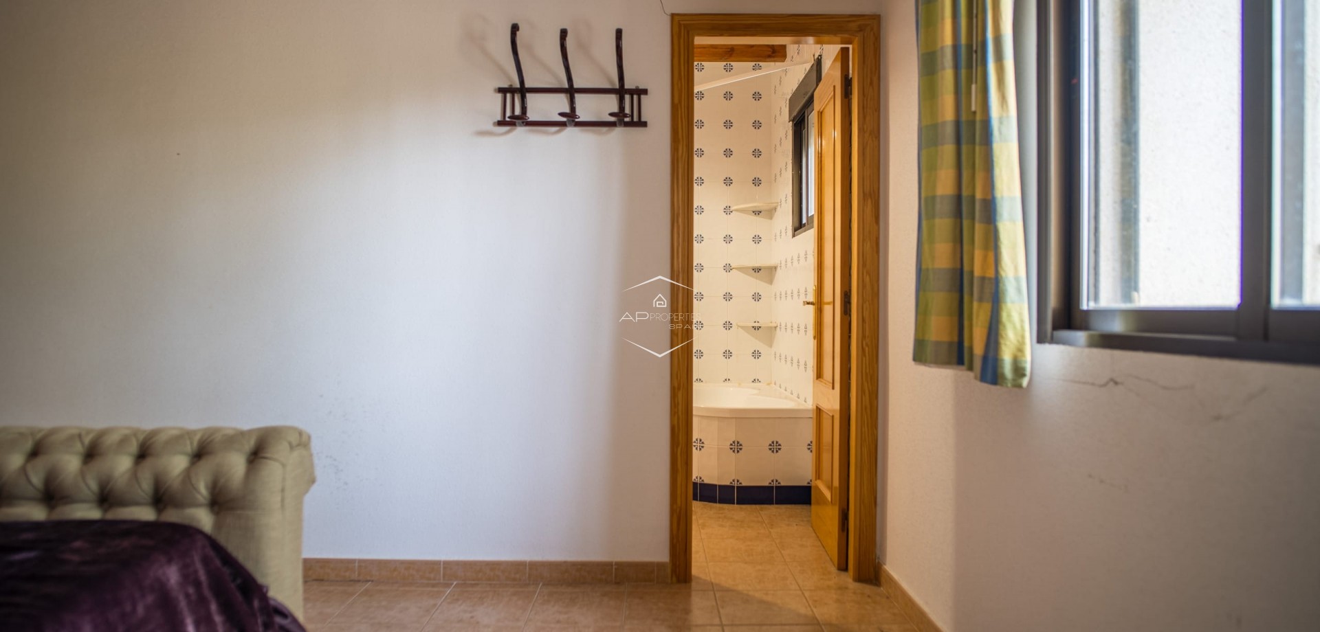 Herverkoop - Geschakelde woning -
Pinoso - El Paredon