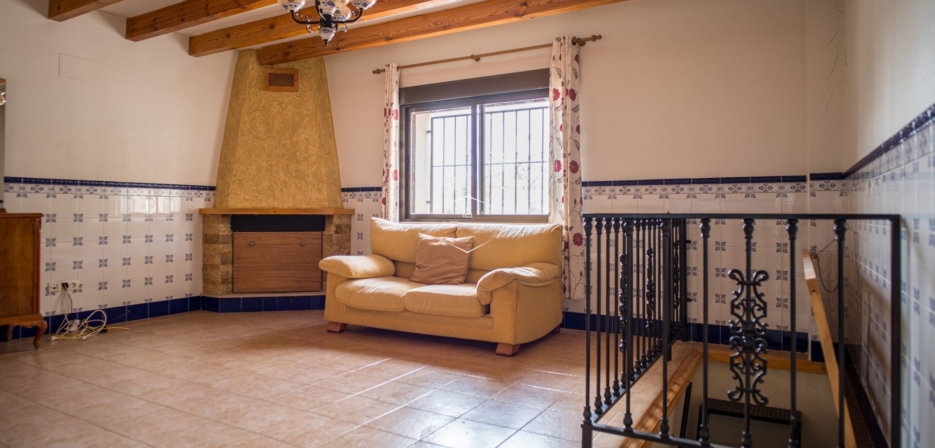 Herverkoop - Geschakelde woning -
Pinoso - El Paredon