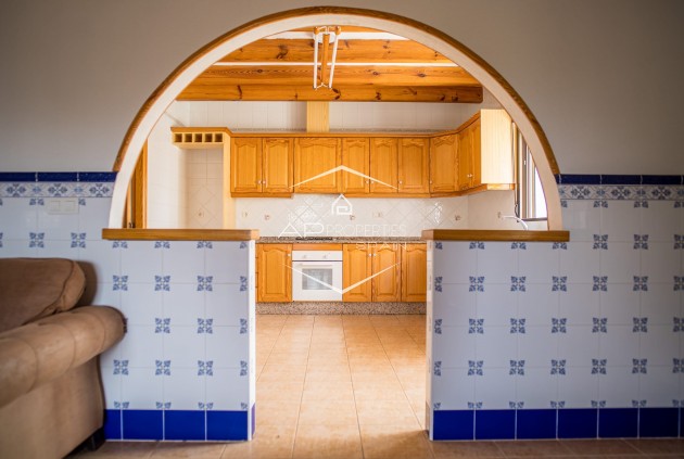 Herverkoop - Geschakelde woning -
Pinoso - El Paredon