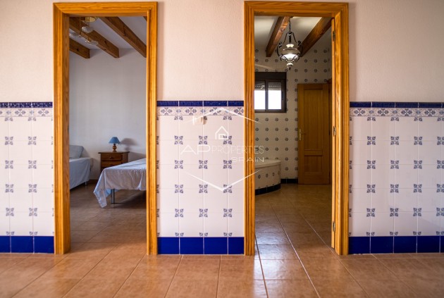 Herverkoop - Geschakelde woning -
Pinoso - El Paredon