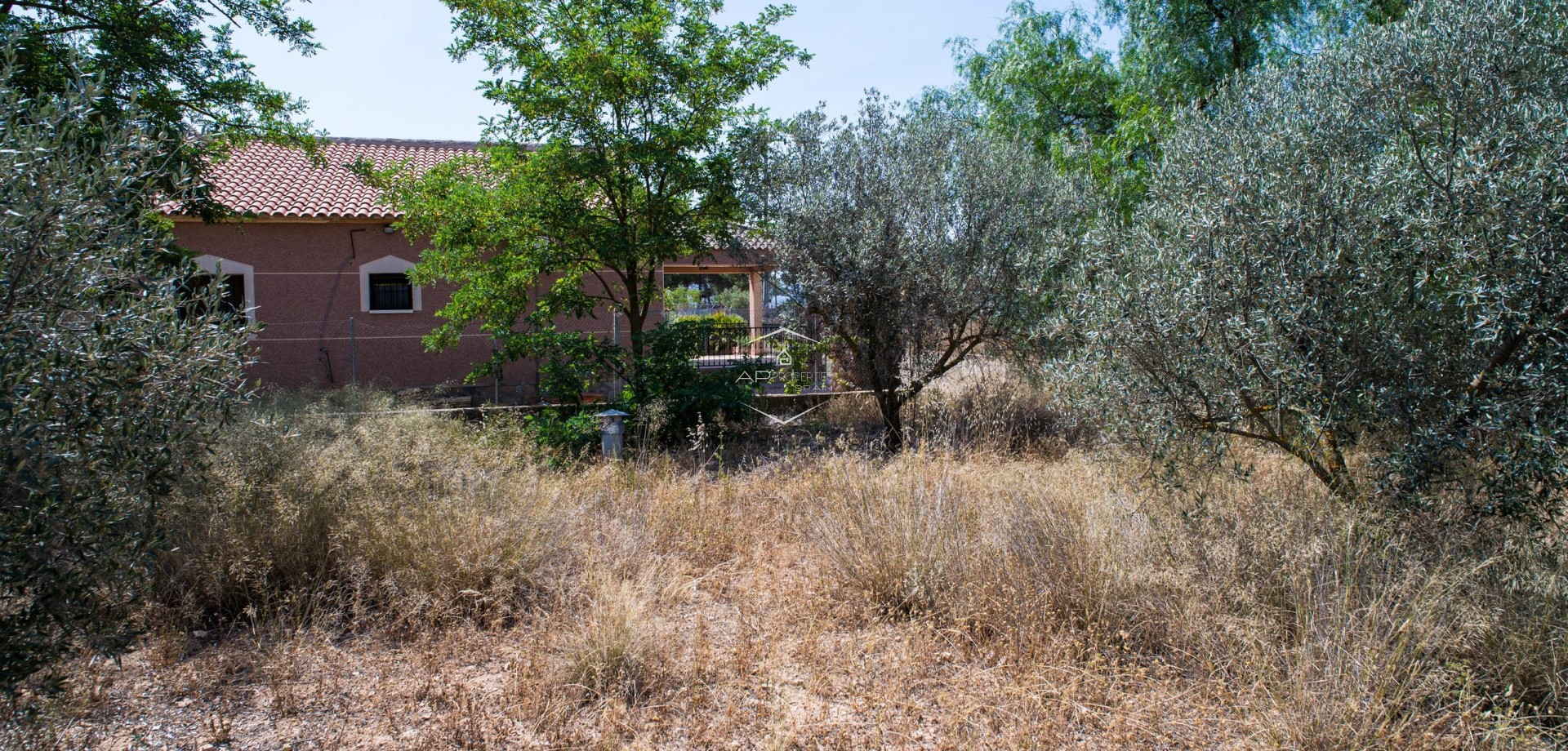 Herverkoop - Geschakelde woning -
Pinoso - El Paredon