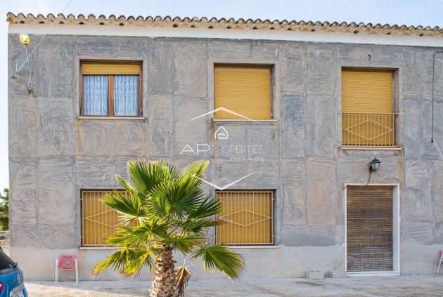 Herverkoop - Villa - Vrijstaand -
Monòver - Camí de Beties 5 be