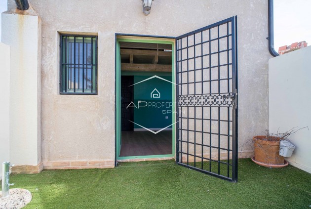 Reventa - Adosado -
Casas Pastor