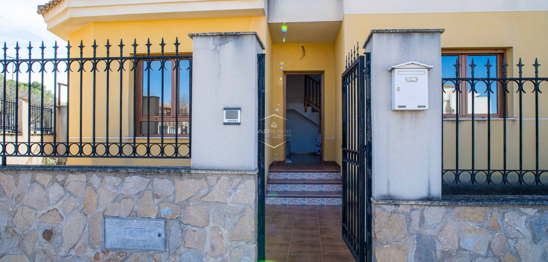 Odsprzedaż - Szeregowiec -
Pinoso - Calle Dalias 1