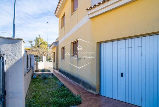 Odsprzedaż - Szeregowiec -
Pinoso - Calle Dalias 1