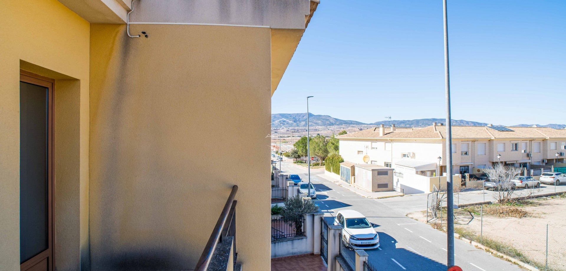Odsprzedaż - Szeregowiec -
Pinoso - Calle Dalias 1
