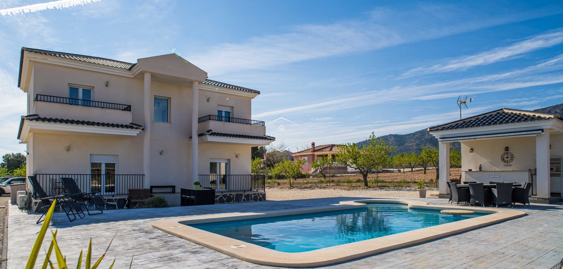 Resale - Villa - Detached -
Lel