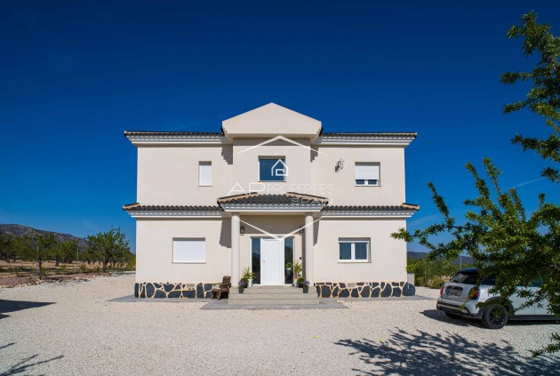Resale - Villa - Detached -
Lel