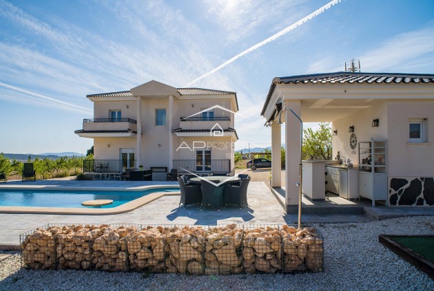 Resale - Villa - Detached -
Lel