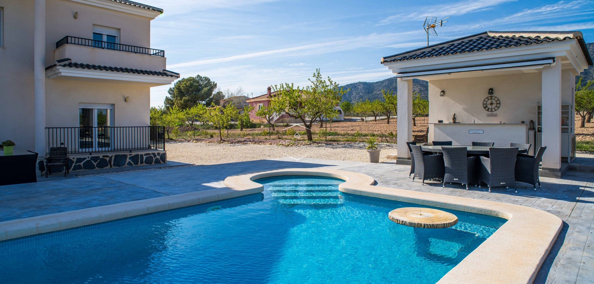Resale - Villa - Detached -
Lel